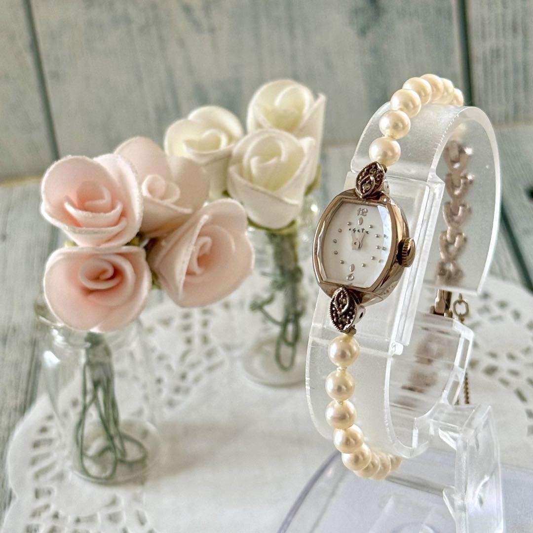 agete Ladies Analog Watch Pearl Shell Pink Gold 0.056ct Rare Case Size 1.4cm