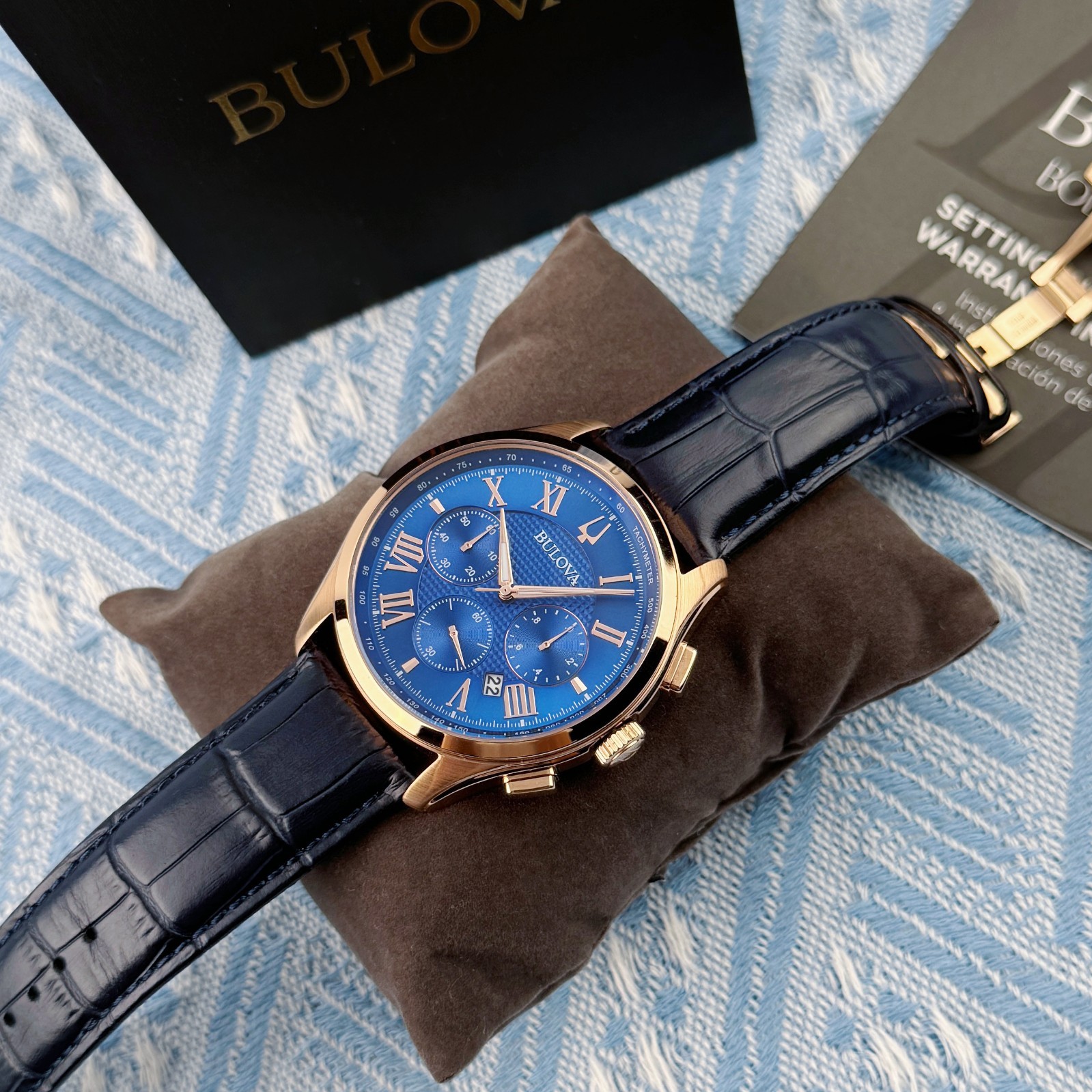 New Bulova Wilton Classic Quartz Men’s Watch Blue textured Dial 46.5mm/97B170