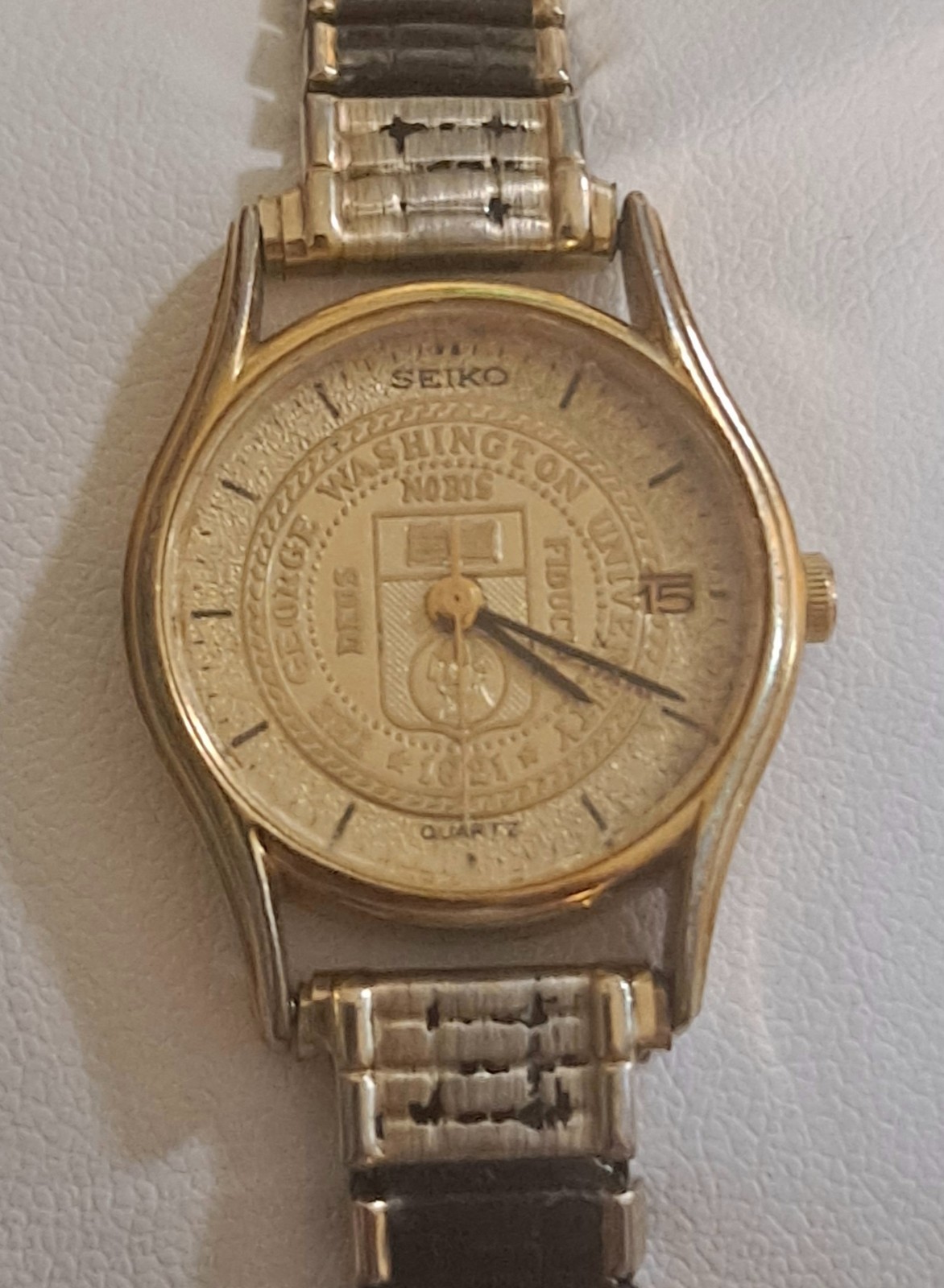 RARE VINTAGE SEIKO 2A22-0229 LADIES GEORGE WASHINGTON UNIVERSITY NEW BATTERY