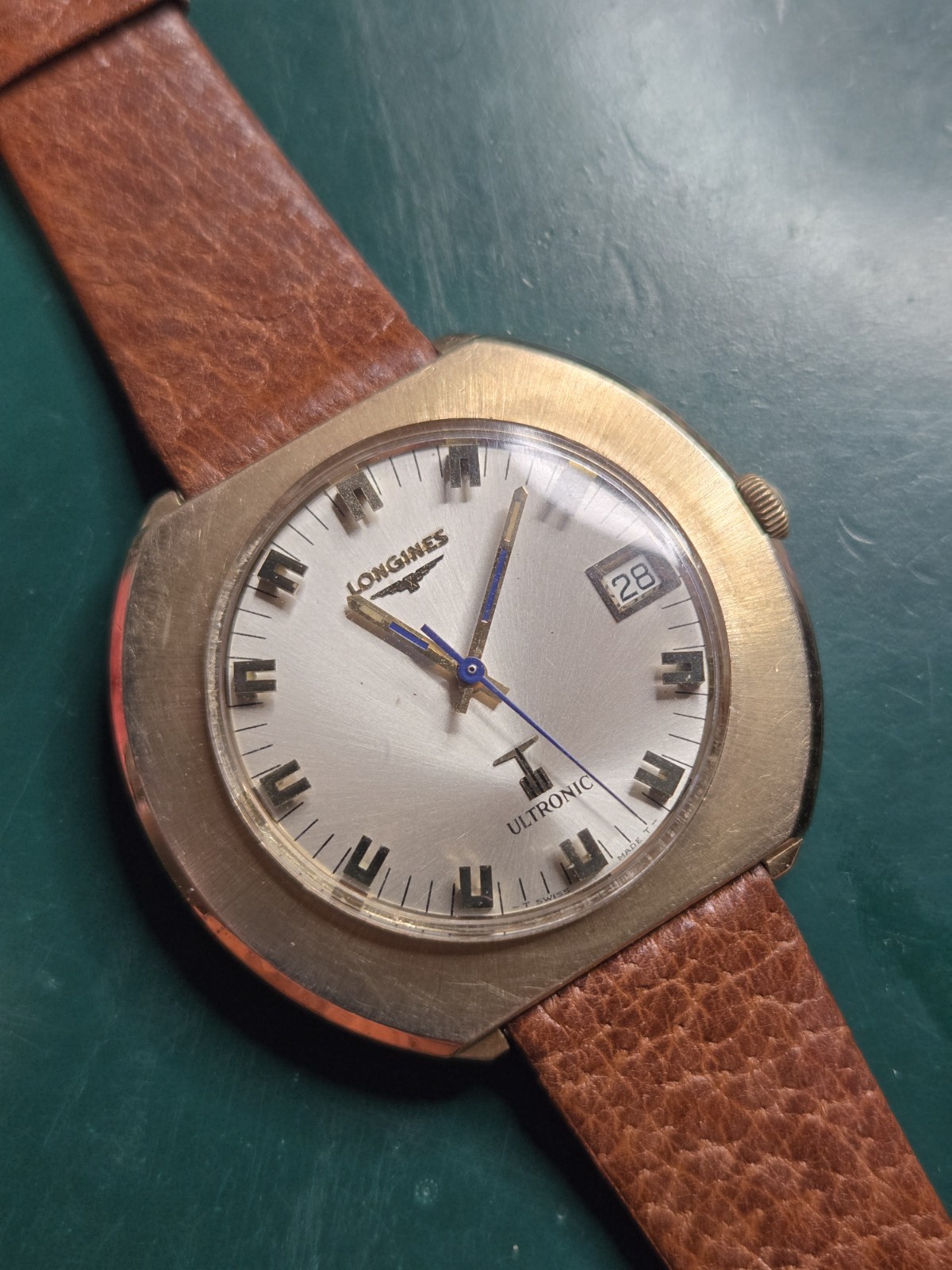 longines ultronic 42mm Running tuning fork