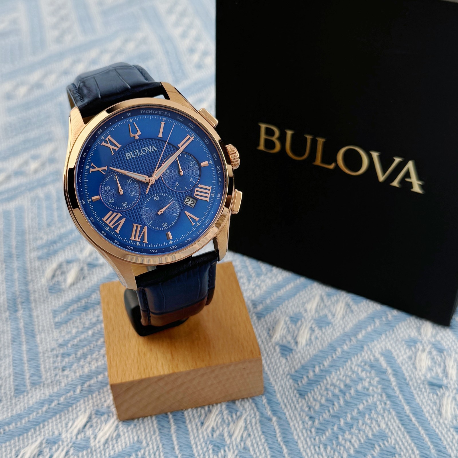 New Bulova Wilton Classic Quartz Men’s Watch Blue textured Dial 46.5mm/97B170