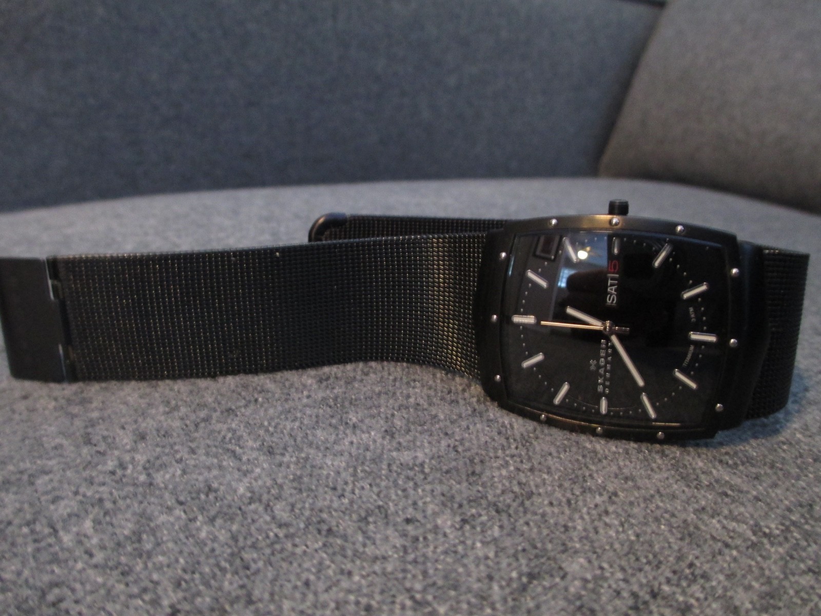 Men’s Skagen Titanium Watch Slim Mesh Band Black-Nice