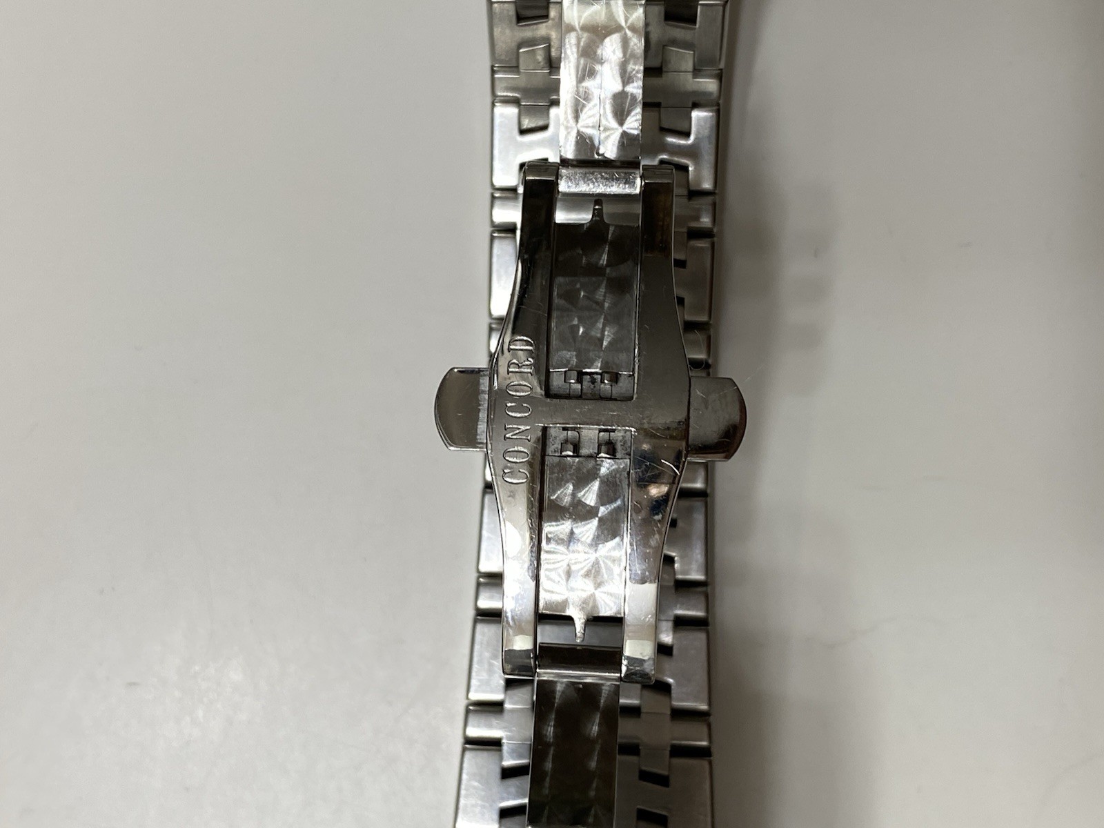 Concord Saratoga Date Swiss Made Unisex Quartz Watch