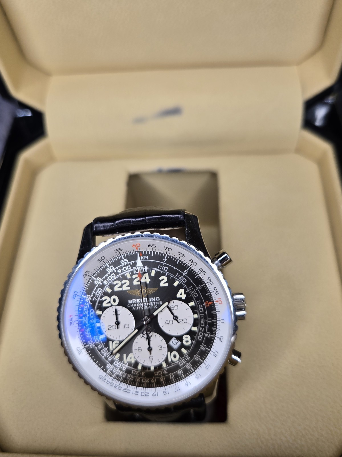 Breitling Navitimer Automatic Chronograph Chronometer 42mm Black Dial Box