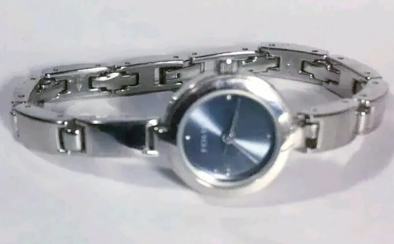 Women Folio Watch By Fossil Fl1032 Silver Case Bracelet Band Black Face Swiss