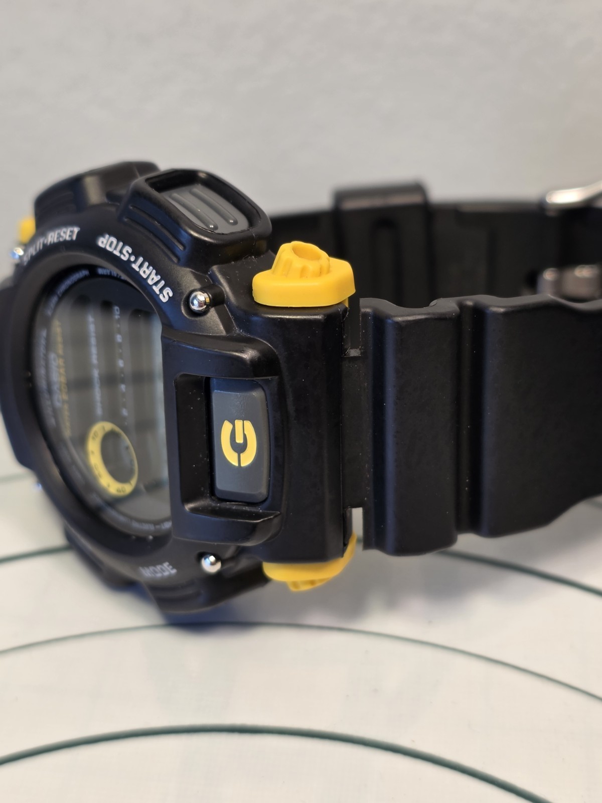 Casio G-Shock DW-9052 3232 Black Yellow Trim 45mm 200m Water Resistant New Batt.