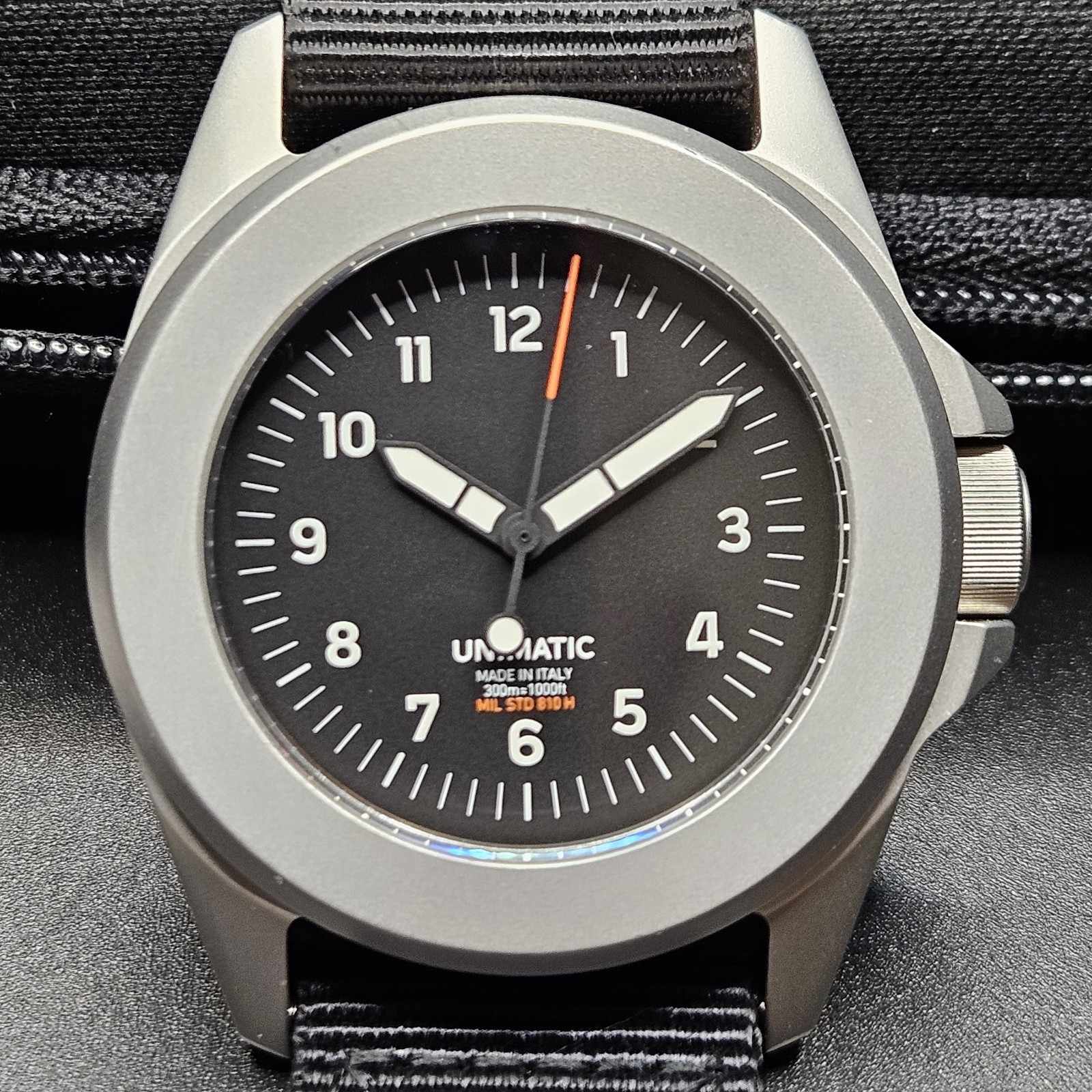 Unimatic Modello UT4 Quartz Tool Watch Stainless Steel Black Dial 40mm