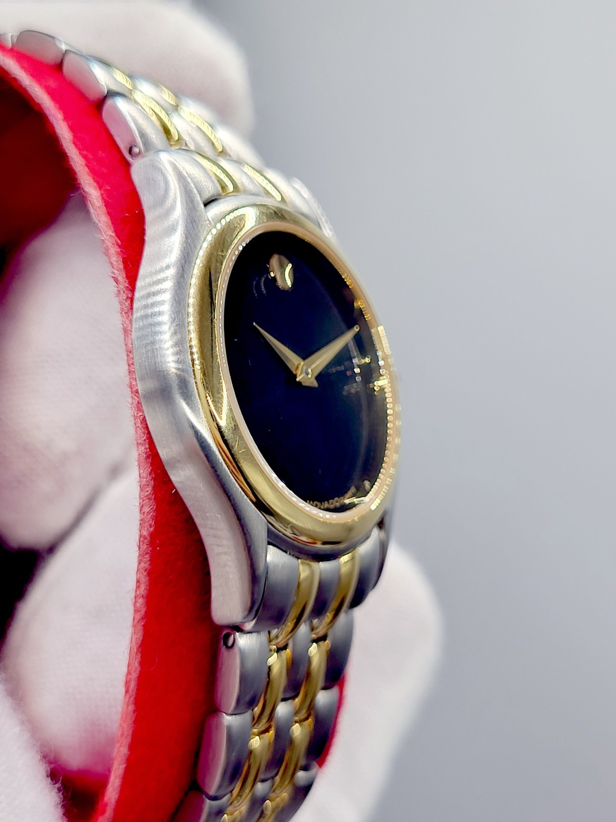 Movado Museum Ladies Women’s Watch 28mm [N. MINT] Quartz 81-E4-0823 New Battery