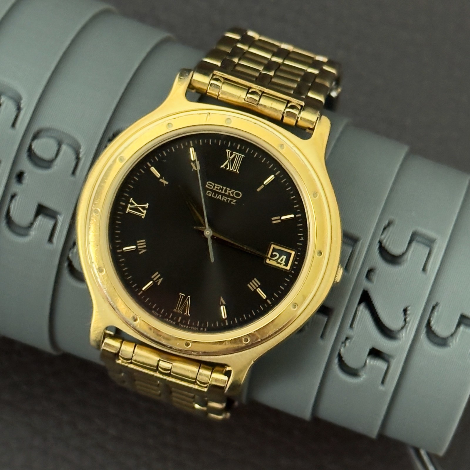 Vintage Seiko Quartz Mens Watch 7N42-7048 Date Seller Refurbished