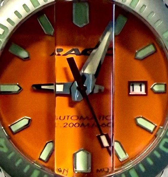 45mm Auto MATADOR Magnified Center Dial | Silvertone Bracelet Aragon Mens Watch