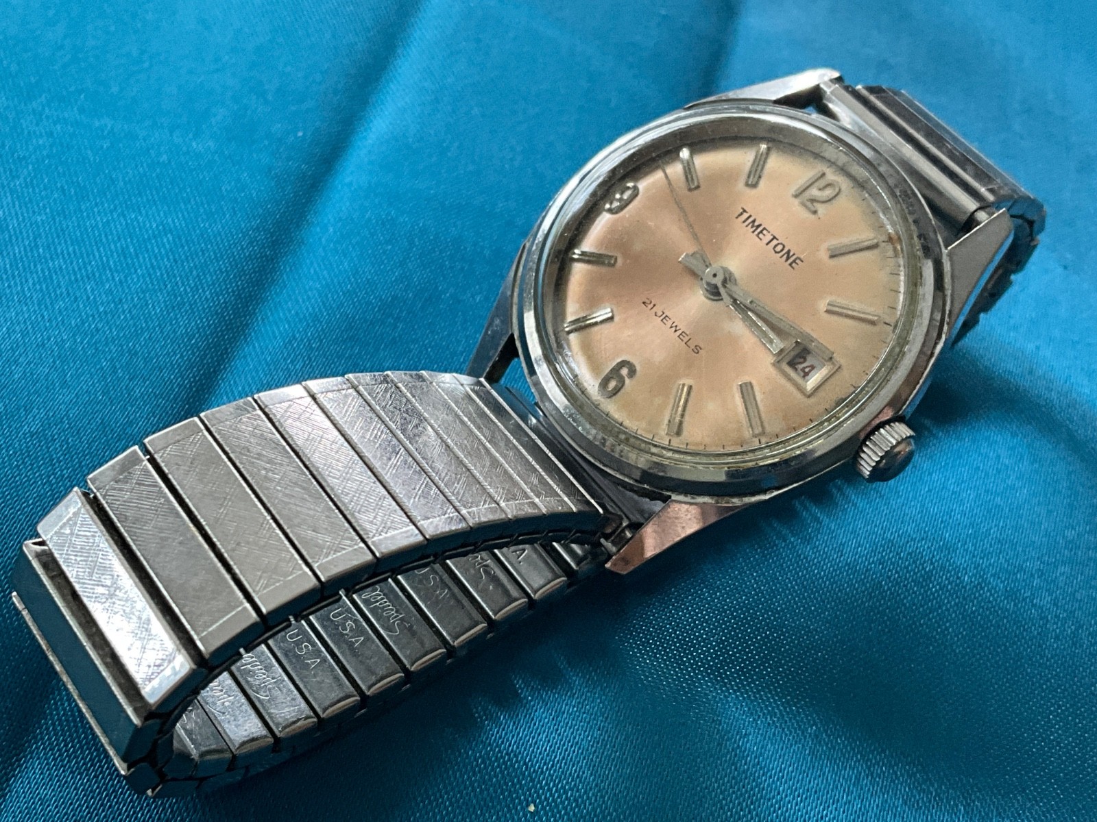 Vntg. Timetone 21J Self-Winding Watch/Runs Briefly Watchmaker Estate Parts Rep