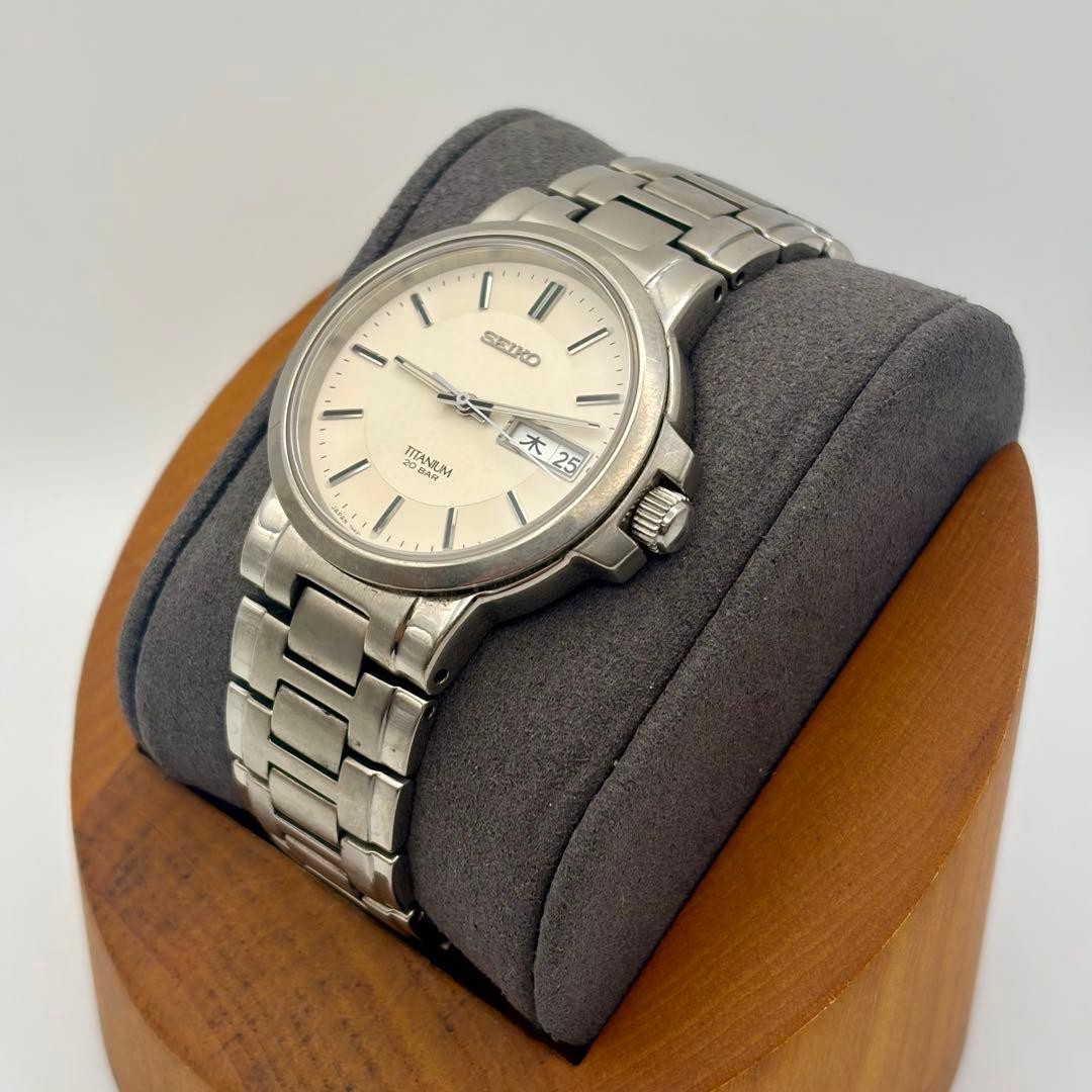 SEIKO Titanium 7N43 7B80 wristwatch quartz