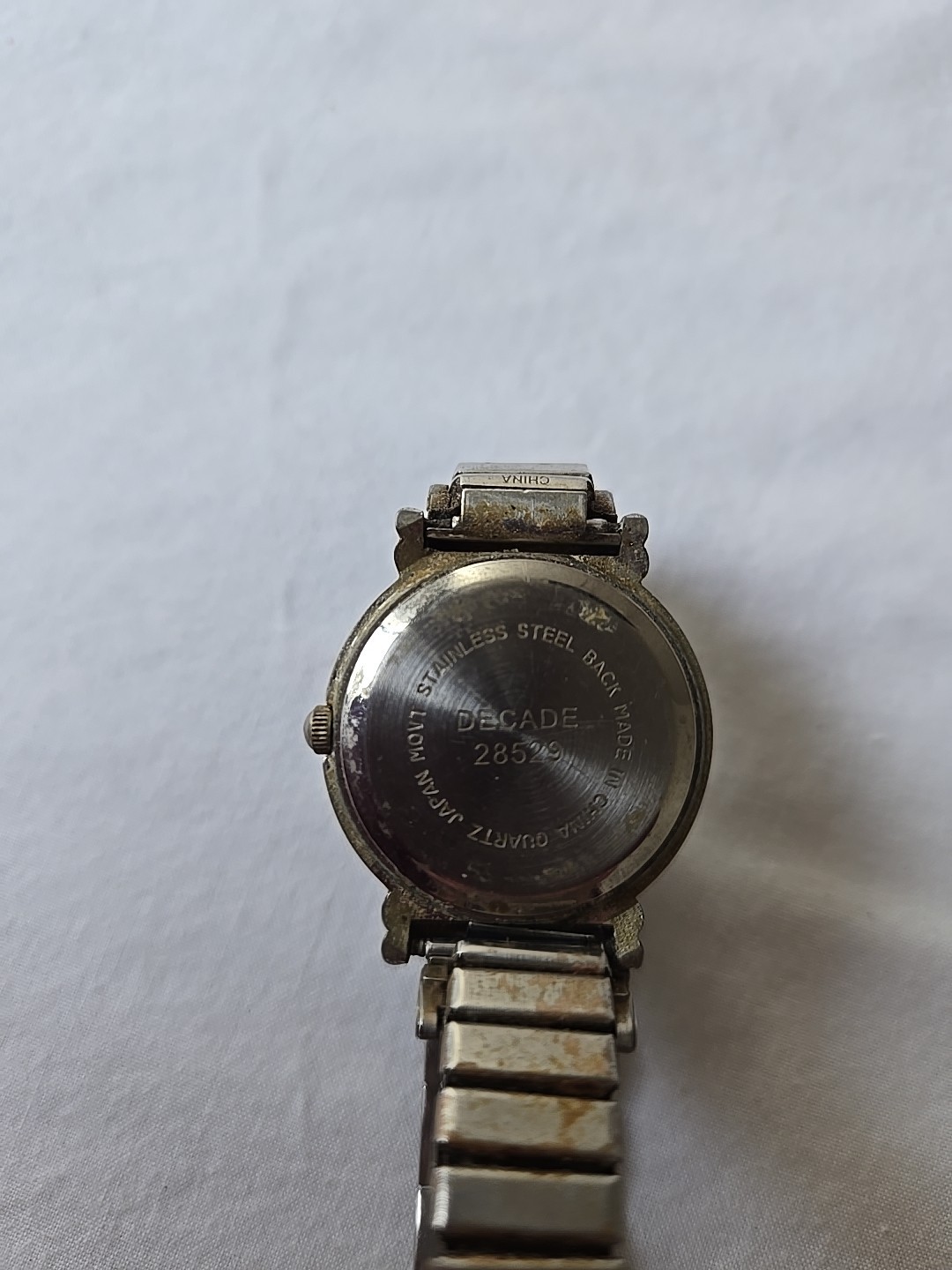 DECADE STAINLESS STEEL WATCH QUARTZ – VINTAGE NEW BATTERY