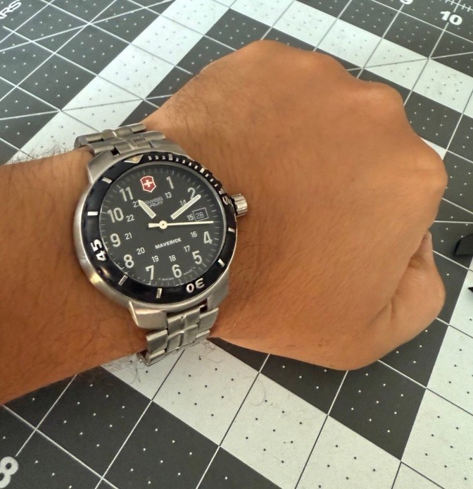 Swiss Army Maverick by Victorinox