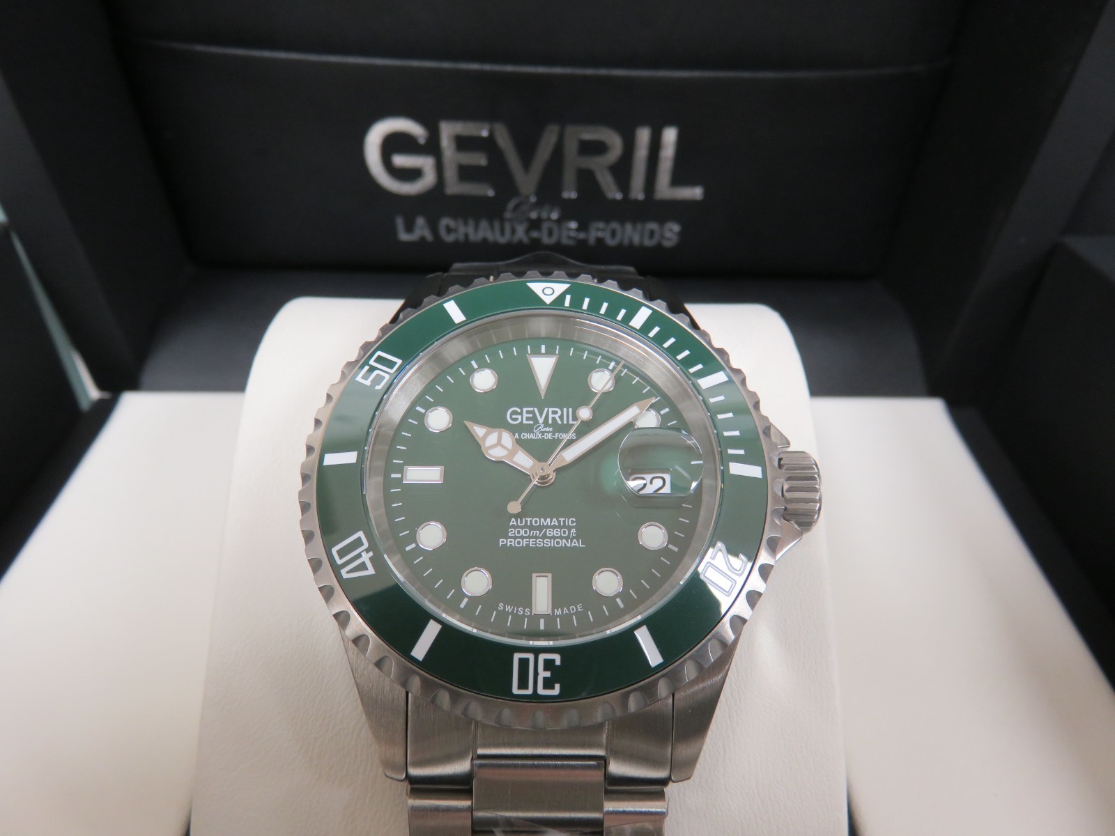 Gevril 4859B Men’s Wall Street Swiss Automatic SW200 Green Ceramic Bezel Watch