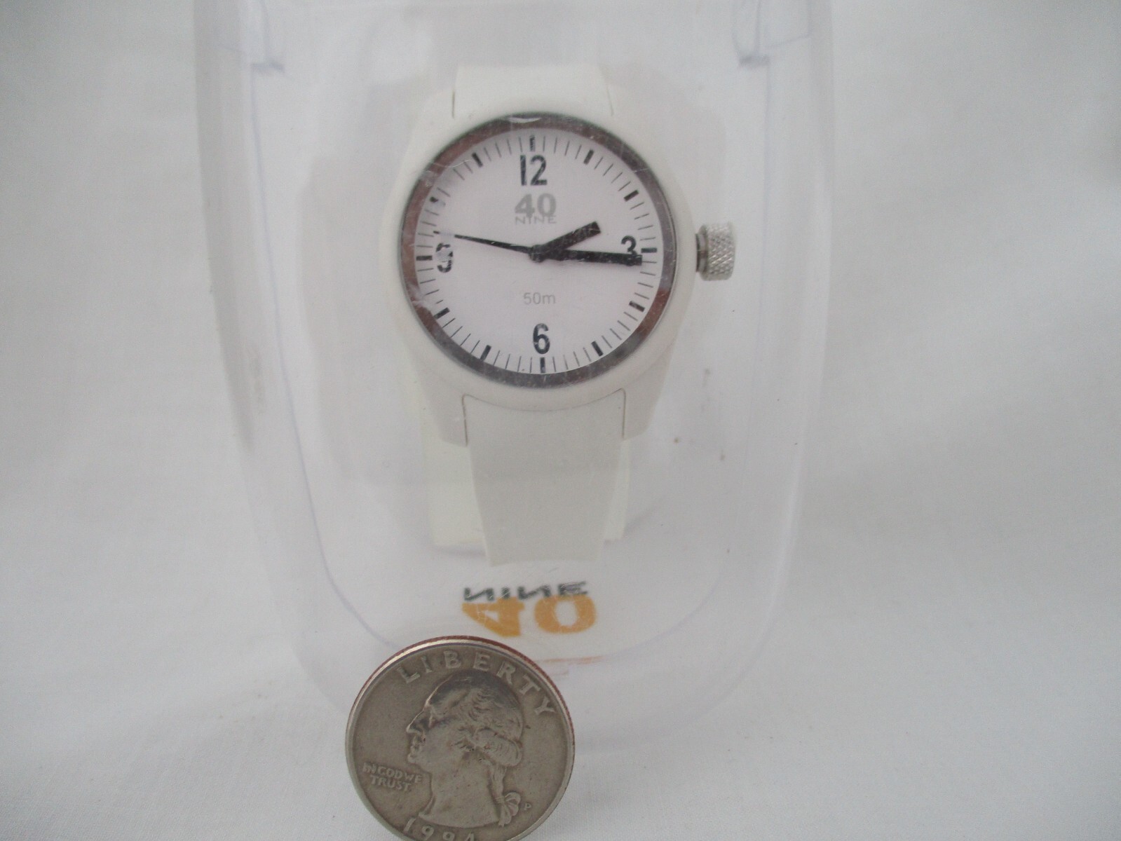 40 Nine Unisex Adult White Buckle Band Analog Watch