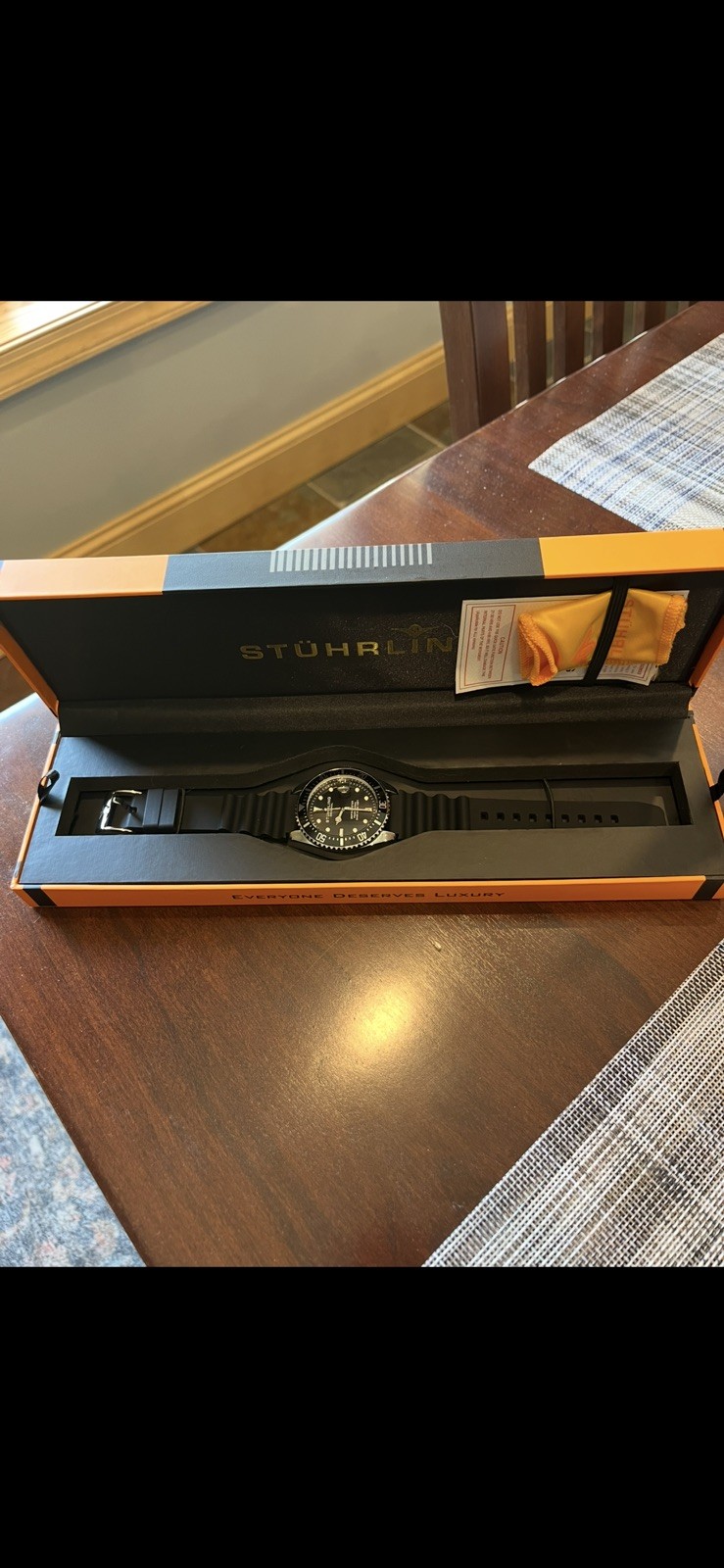 Stührling Original Depthmaster Quartz Diver 200m Black Dial Rubber Strap Date