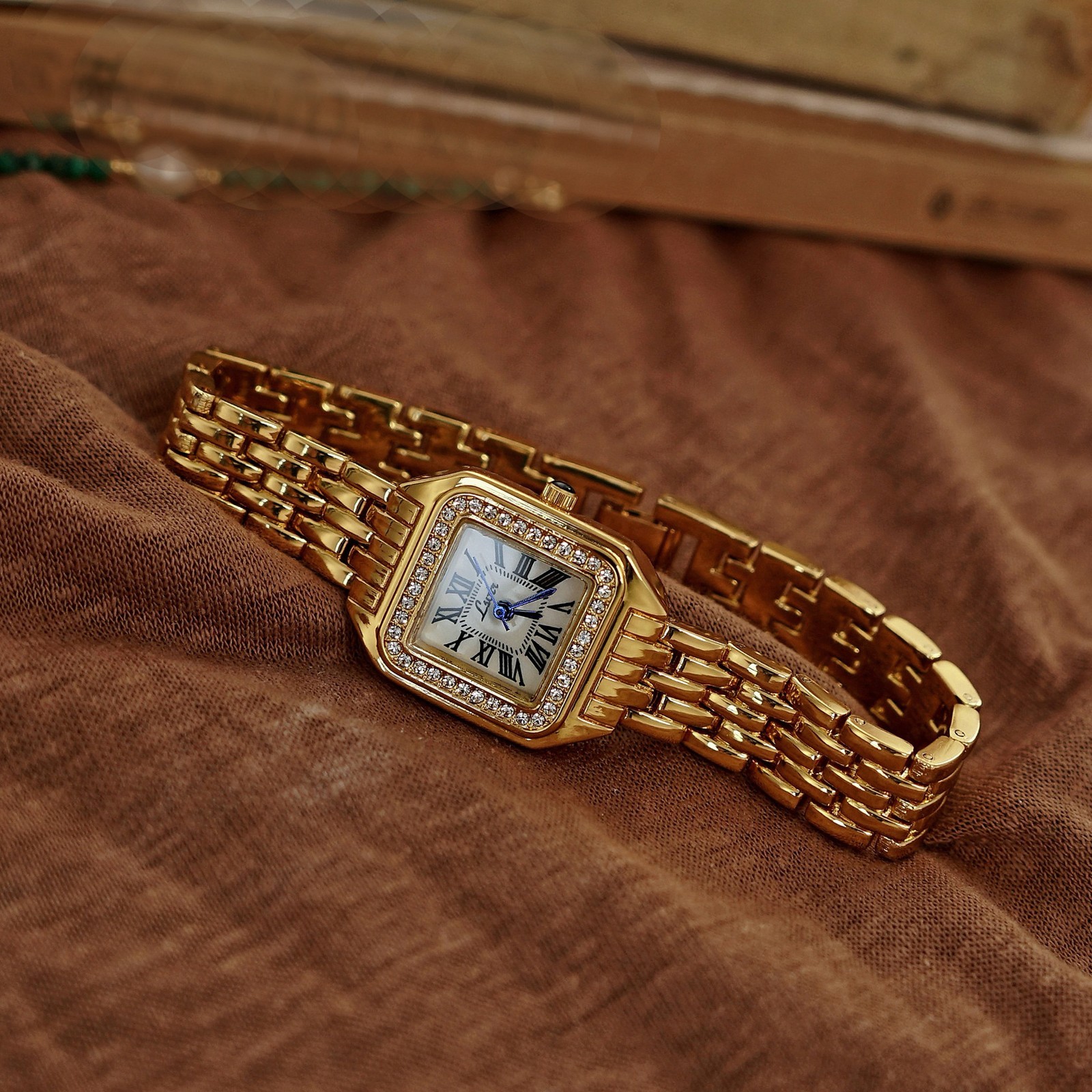 Gold Vintage Style Women’s Square Luxury Diamonds Watch