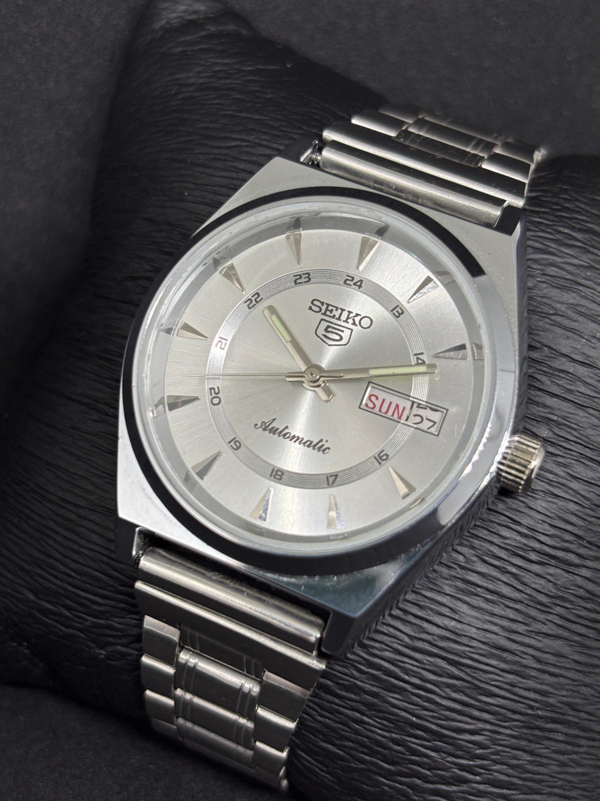 Vintage Seiko 5 Automatic Day/Date Japanese Men’s Wrist Watch