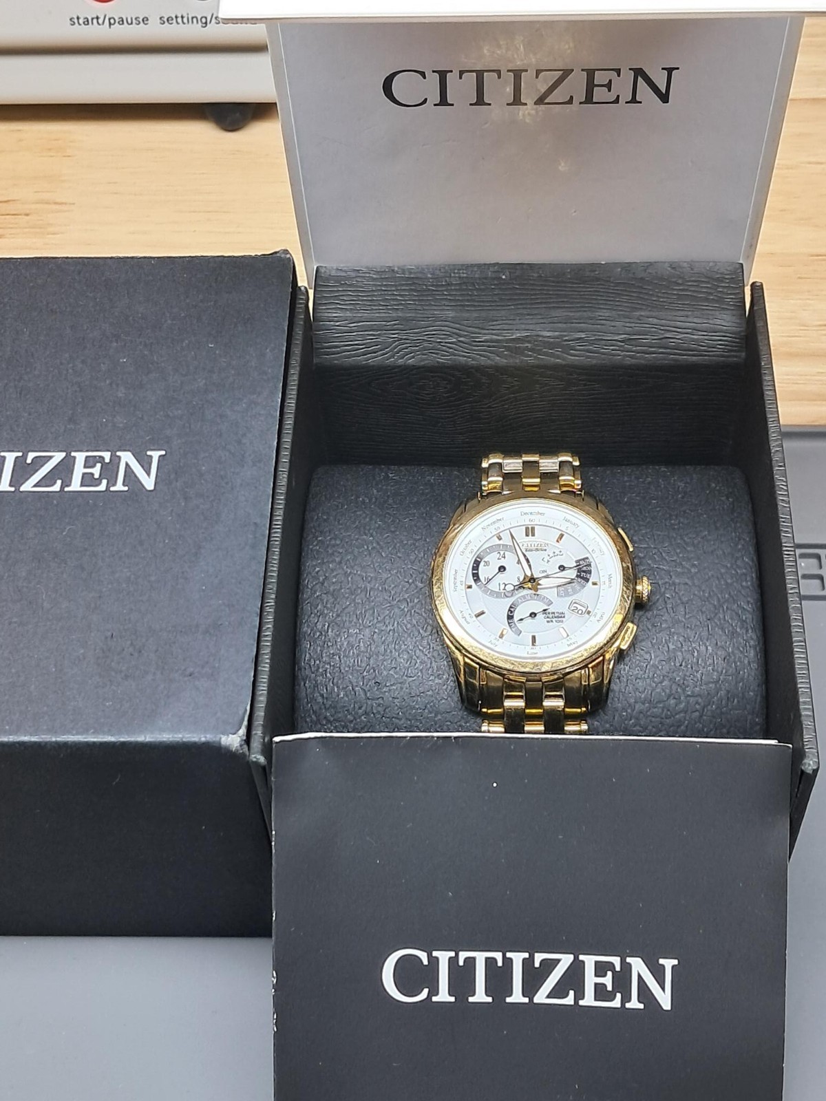 Citizen Eco-Drive Perpetual Calendar E870 Men’s Watch, White Dial, Box & Manual