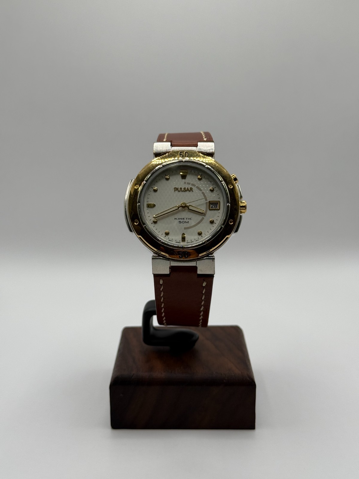 Vintage Seiko Pulsar Kinetic Unisex Watch White Dial Leather Strap Gold Bezel