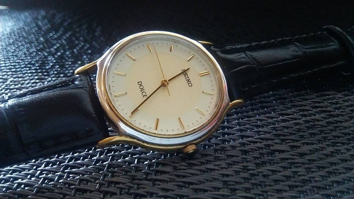 SEIKO DOLCE 5E31-6D60 Gold Quartz Mens Dress Watch Vintage Analog Japan