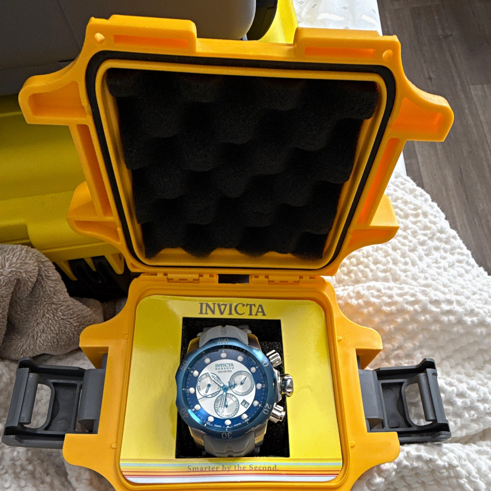 Invicta Reserve Chronograph Quartz 500M Blue/White Dial Gray Rubber Strap w/ Box