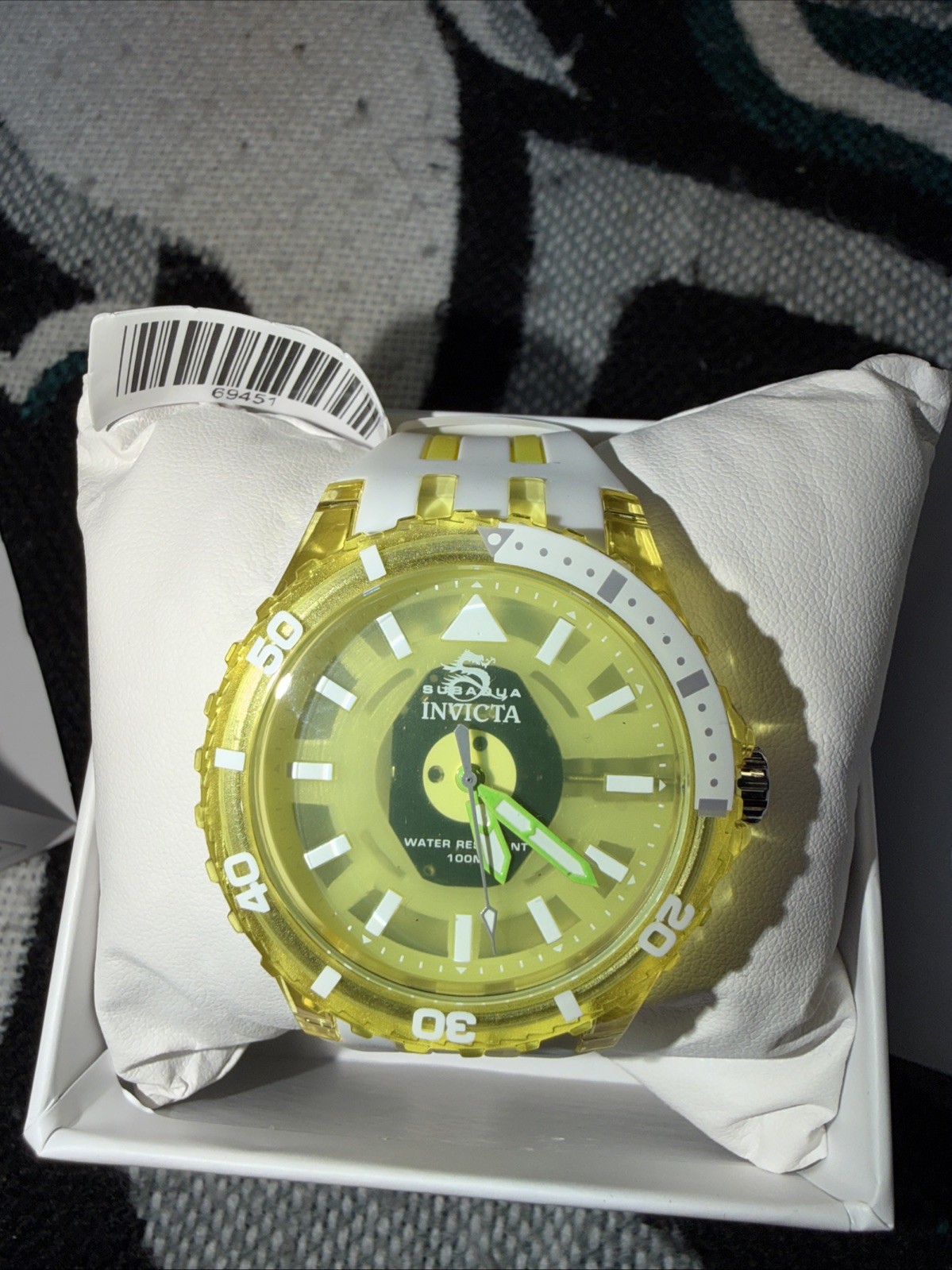 Invicta Subaqua Men’s Quartz Diver 100m 50mm Yellow/White Rubber Strap Box
