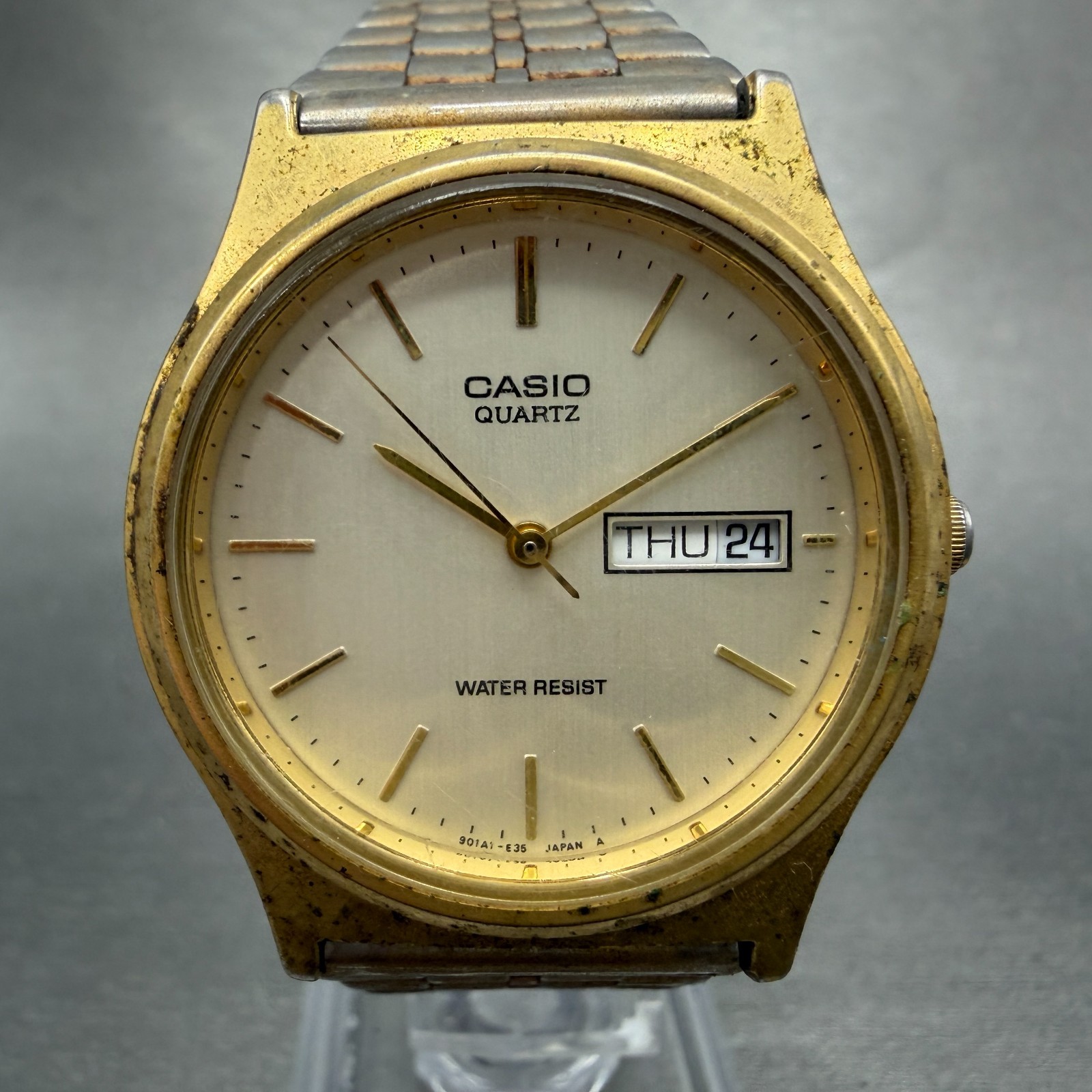 Casio MQ-514 Watch Men 33mm Silver Dial Gold Tone Round Daydate New Battery