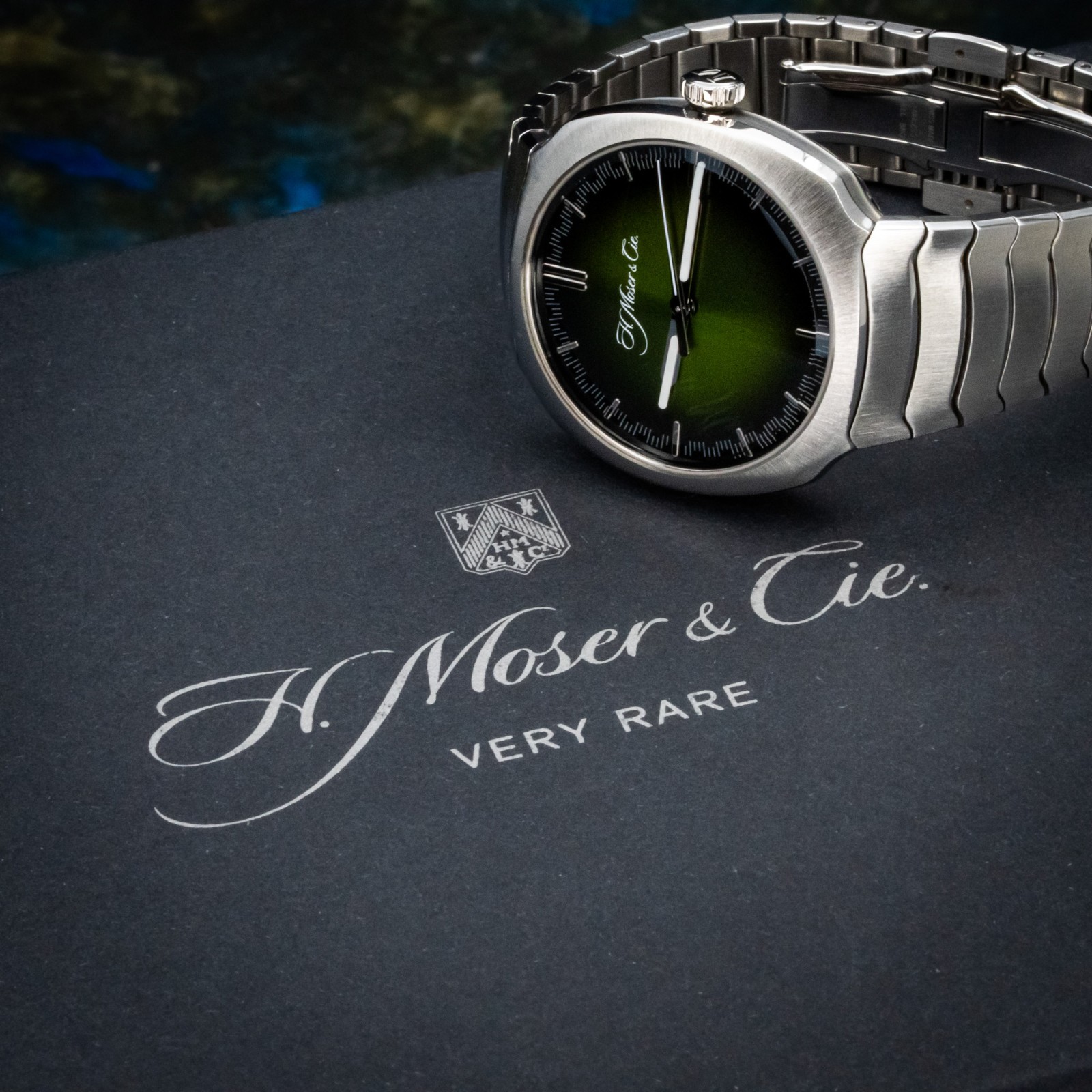 H. Moser & Cie Streamliner 6200-1200 40mm Steel Matrix Green Fumé Dial Auto Box