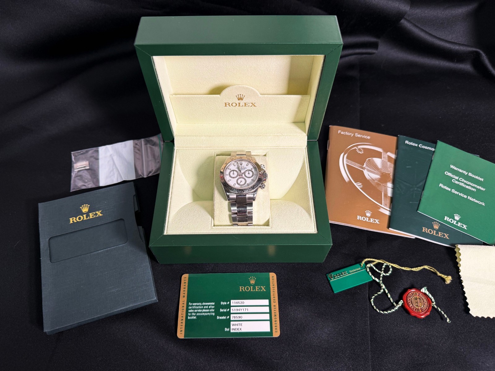 Rolex Cosmograph Daytona 116520 Silver Oyster Bracelet w/Box & Warranty Card!