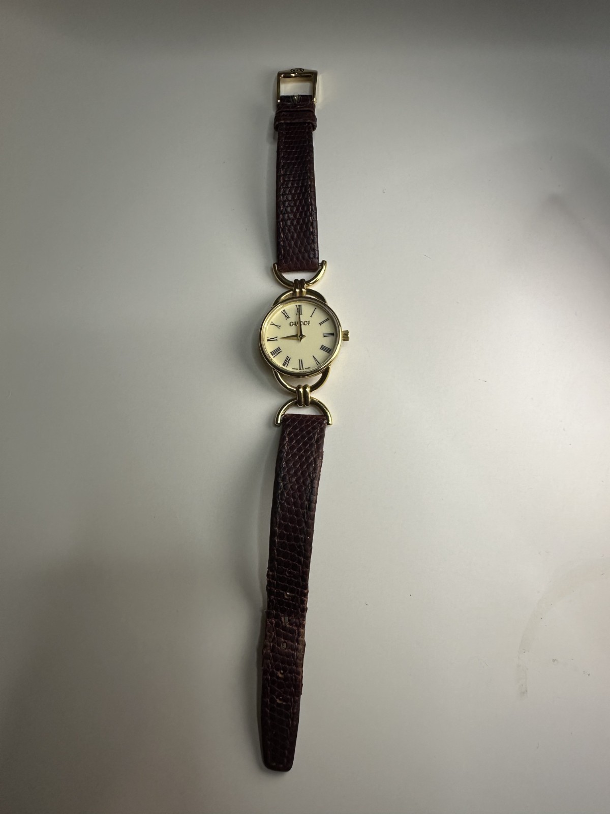 Vintage Gucci 6000.2.L Gold Plated Women’s Watch – Ivory Roman Dial, Swiss Made