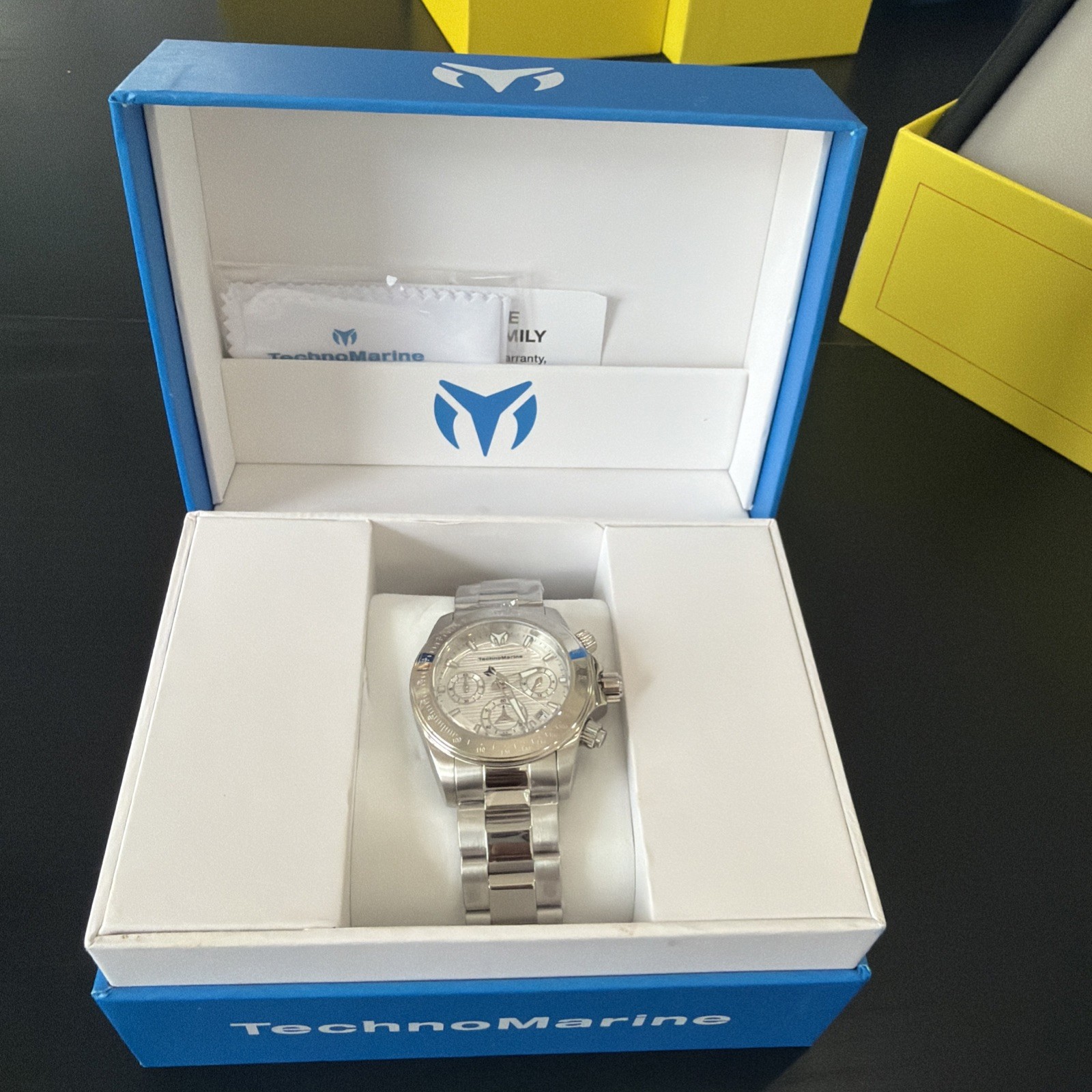 TechnoMarine Manta Ray Unisex Watch 38mm SS W/ Silver Dial TM-219009 New!!