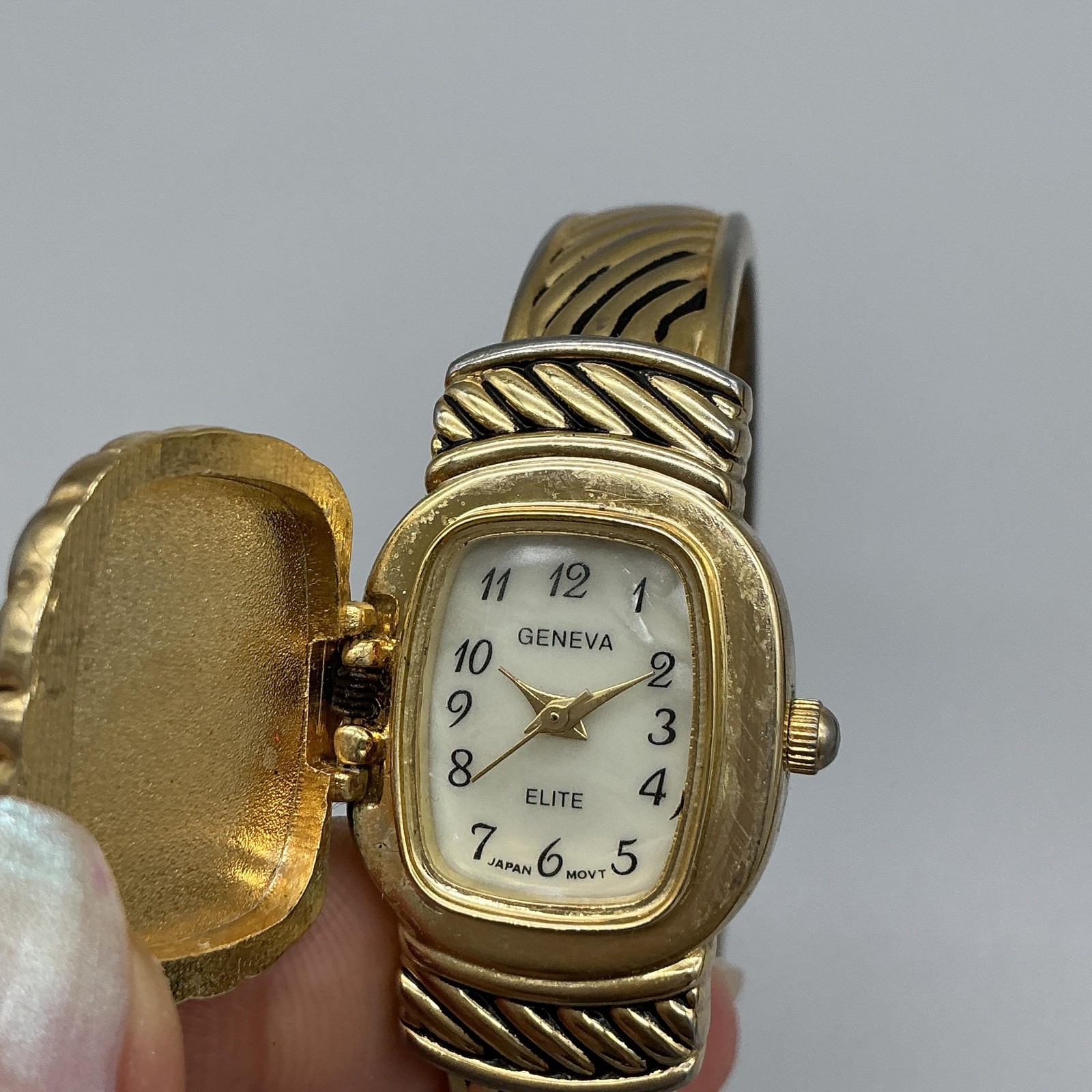 Geneva Elite Womens Watch 21mm MOP Dial Gold Bangle Purple Cabochon New Battery