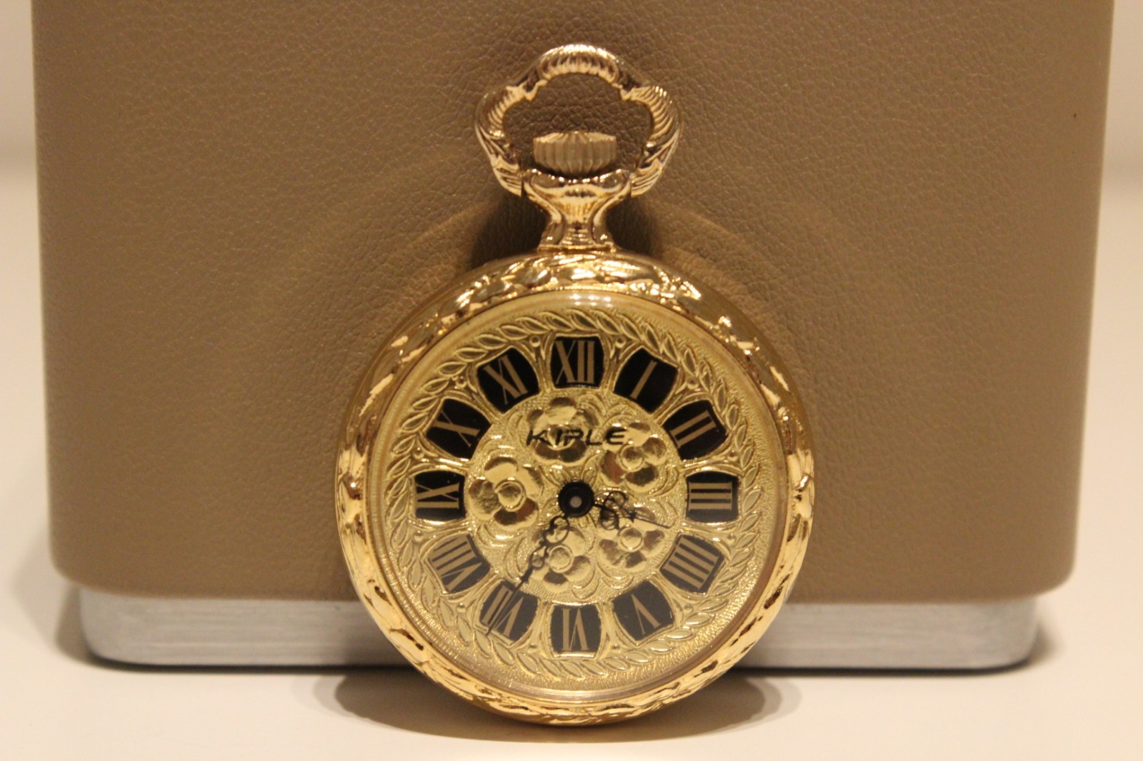 VINTAGE BEAUTIFUL SMALL 30mm LADIES GOLDEN TONE OPEN FACE POCKET WATCH “KIPLE”