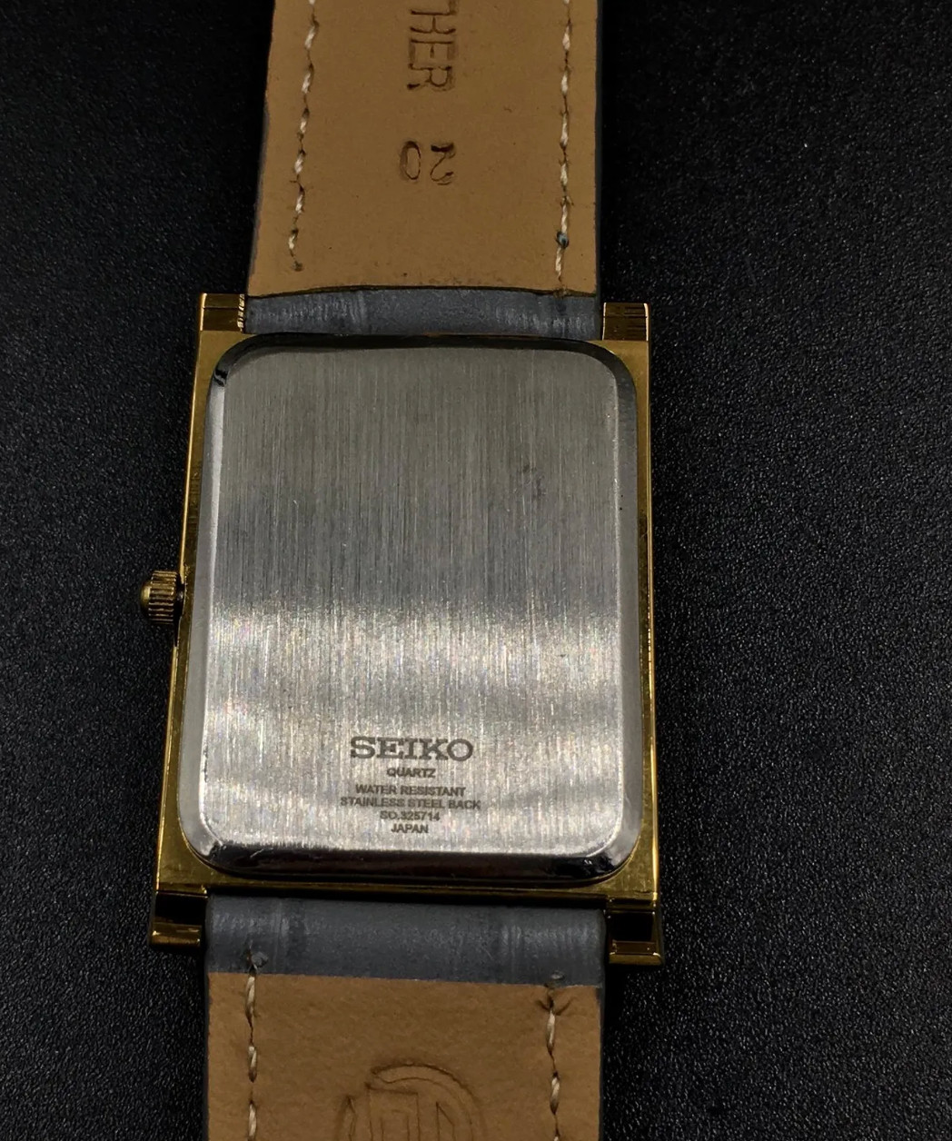 Vintage Seiko slim tank – gold dial, gold details refurbished – wow.
