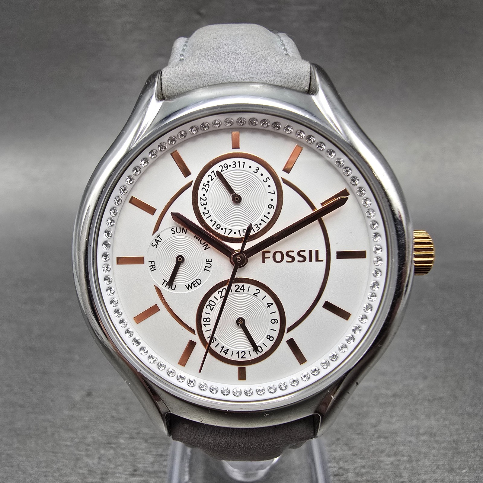 Fossil Watch Women 40mm White Dial Silver Tone Daydate Round BQ3199 New Battery