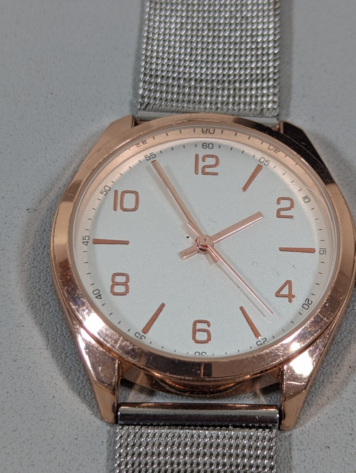White Dial Round Gold Tone Case Stainless Steel Mesh Band Watch