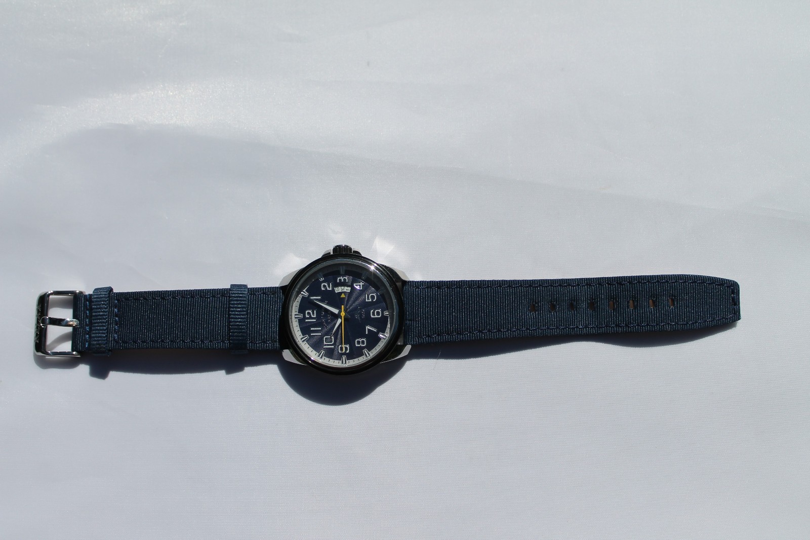 Tommy Bahama Relax RLX1139 Regatta Mens Watch Blue Dial Canvas Leather Strap