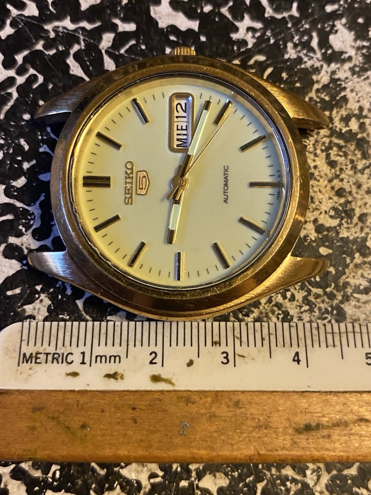 Seiko 5 Automatic Day Date Gold Tone Mens Watch 7S26-0060