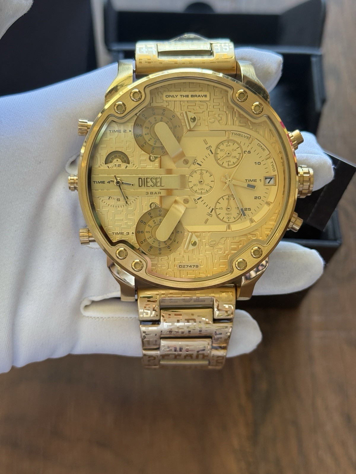2025 Brand New Mr. Daddy 2.0 Chronograph Gold-Tone Stainless Steel Watch DZ7479