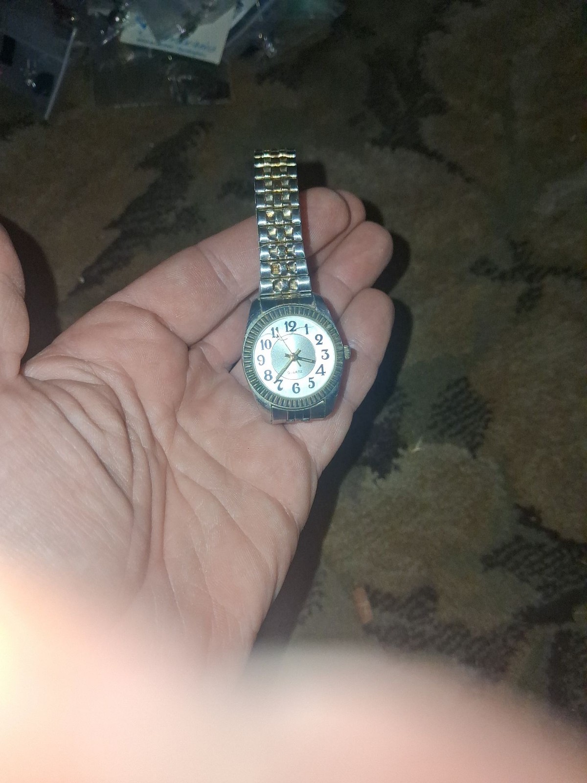 Vintage Two-Tone Quartz Watch with Expansion Band
