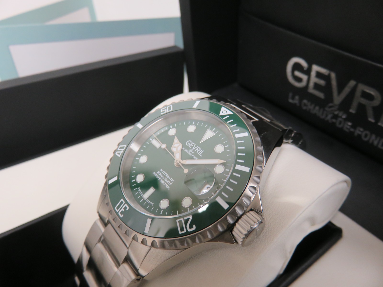 Gevril 4859B Men’s Wall Street Swiss Automatic SW200 Green Ceramic Bezel Watch