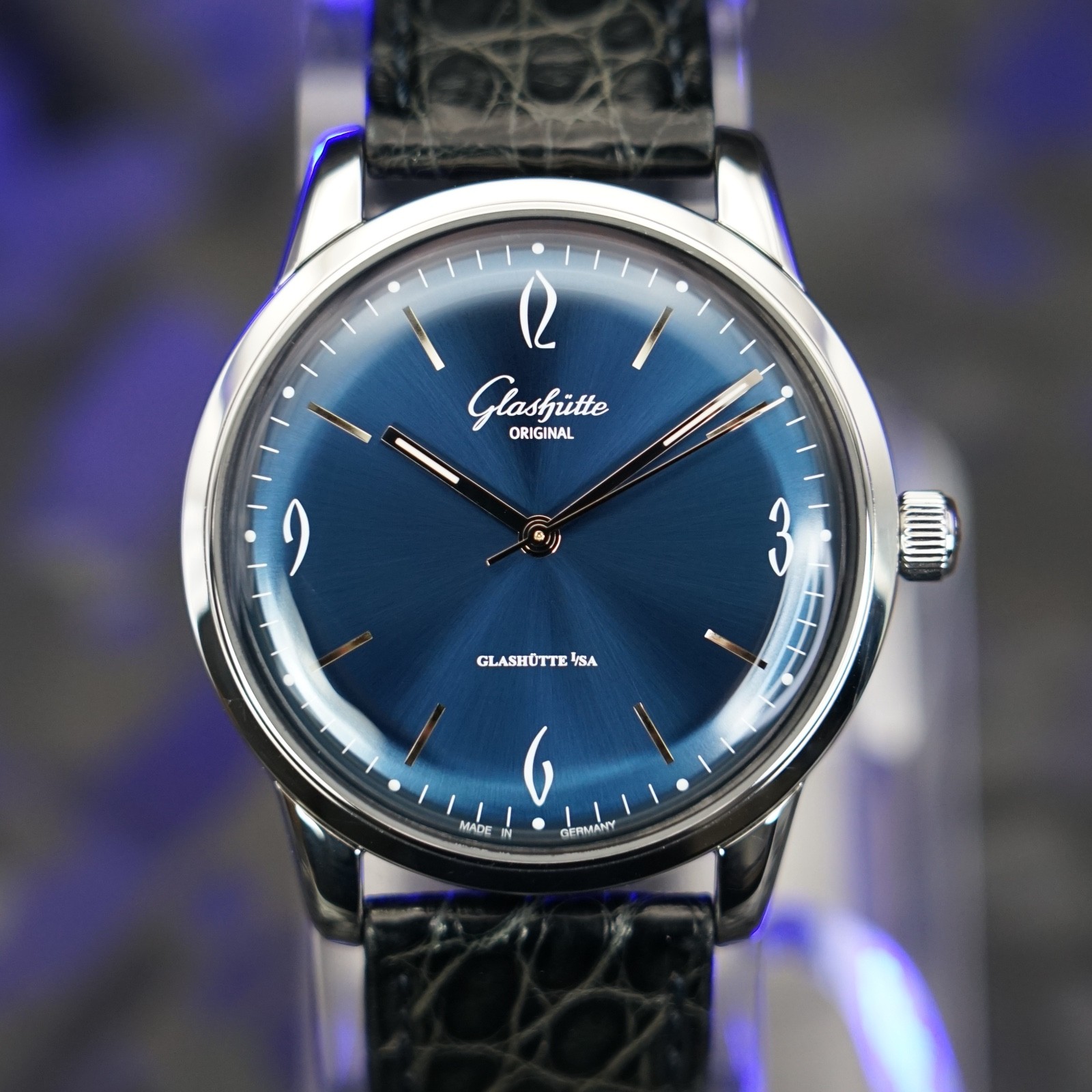 Glashutte Original Sixties Steel Blue Dial 39mm Automatic Mens 1-39-52-06-02-04