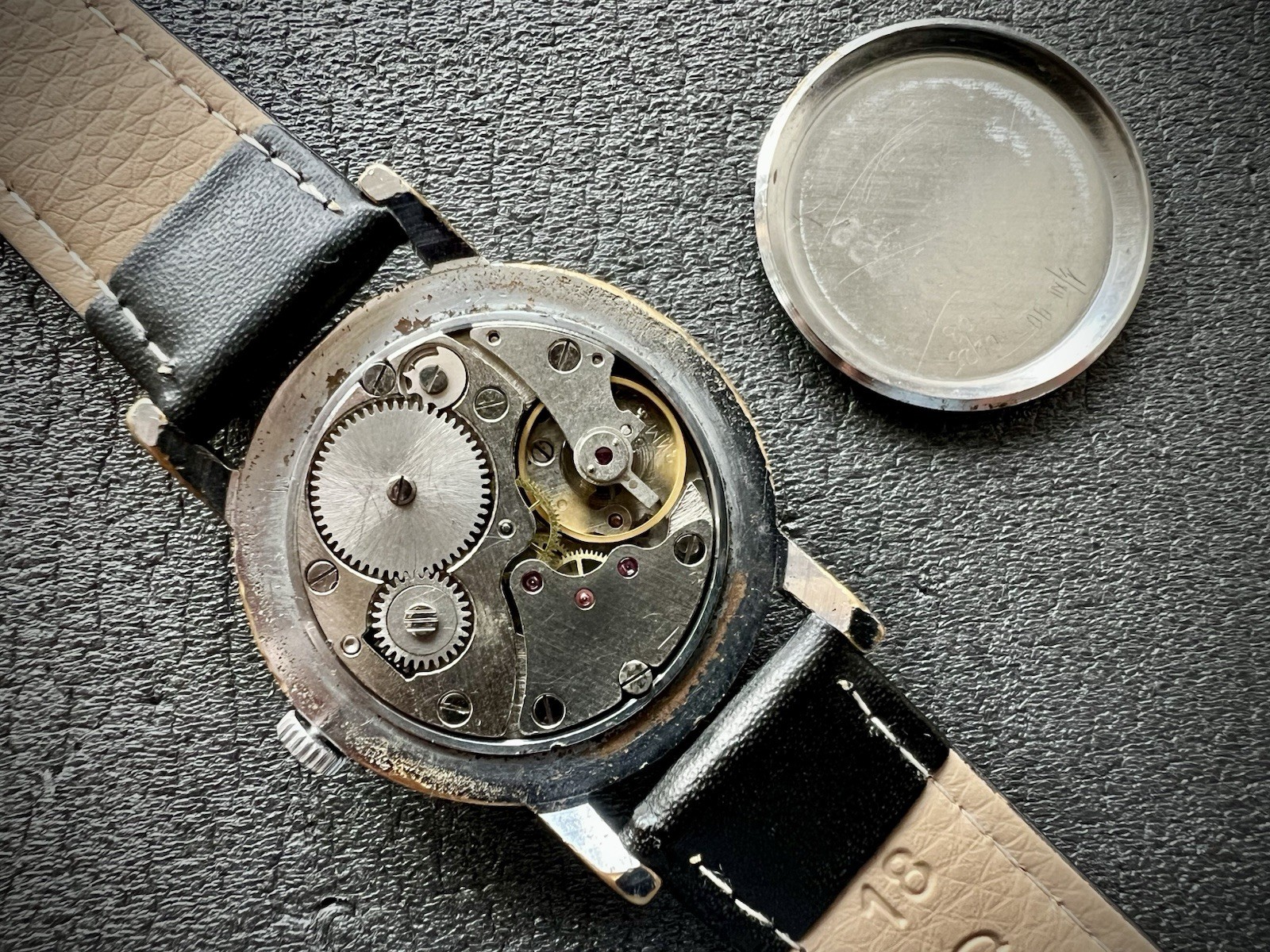 Vintage Pobeda USSR Mechanical Watch 2602 15 Jewels Hand-Wind Serviced Soviet