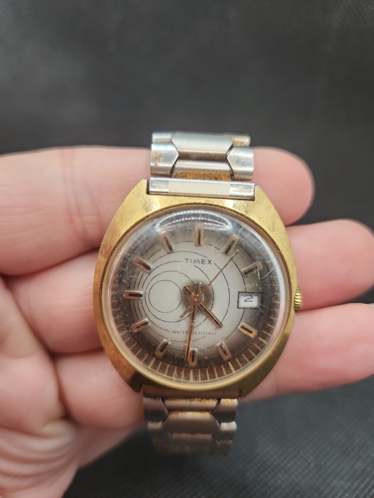 RARE DIAL Vintage 1970 Timex Target Bullseye Dial Gradient Gold Tone- UNTESTED