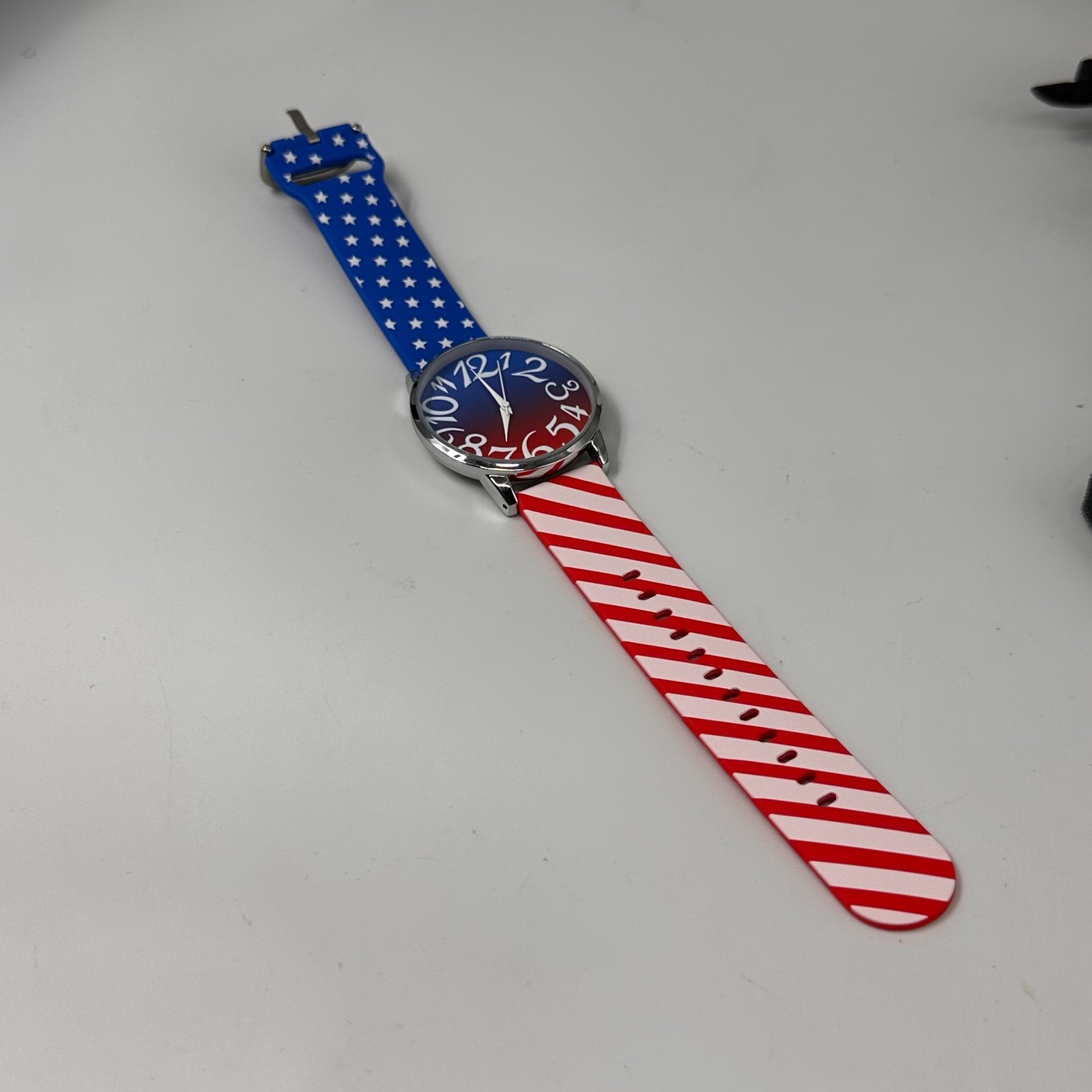 Patriotic Womens Watch Silver Tone Red White Stars Stripes Band New Battery