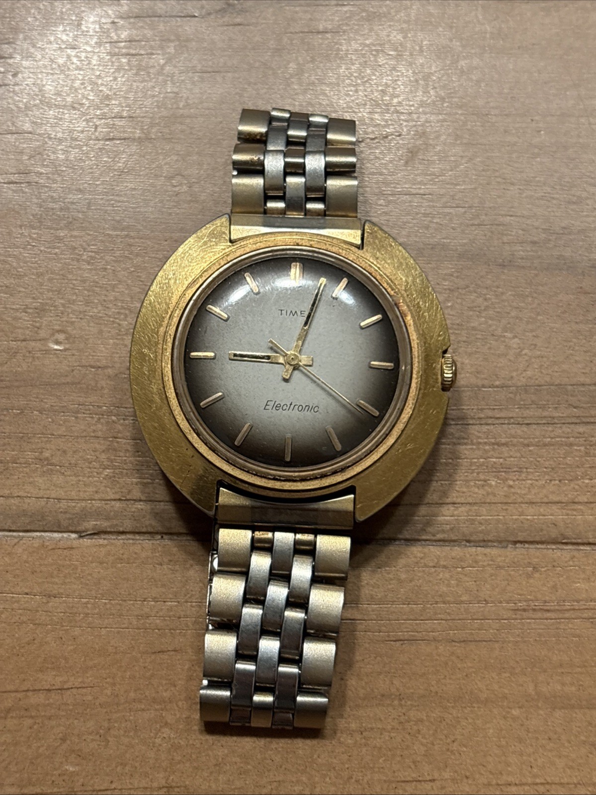Vintage Timex Electronic Watch Mid Century Modern Two Tone SS – FOR PARTS