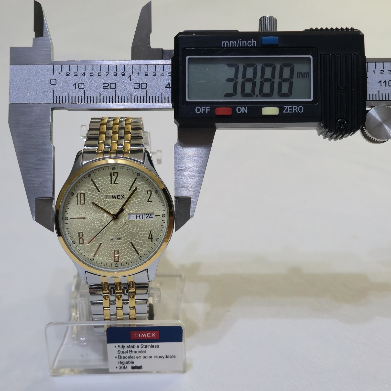 Timex Easy Reader Men’s Watch 38mm Two-Tone Gold Silver Day-Date Quartz TW2T4770