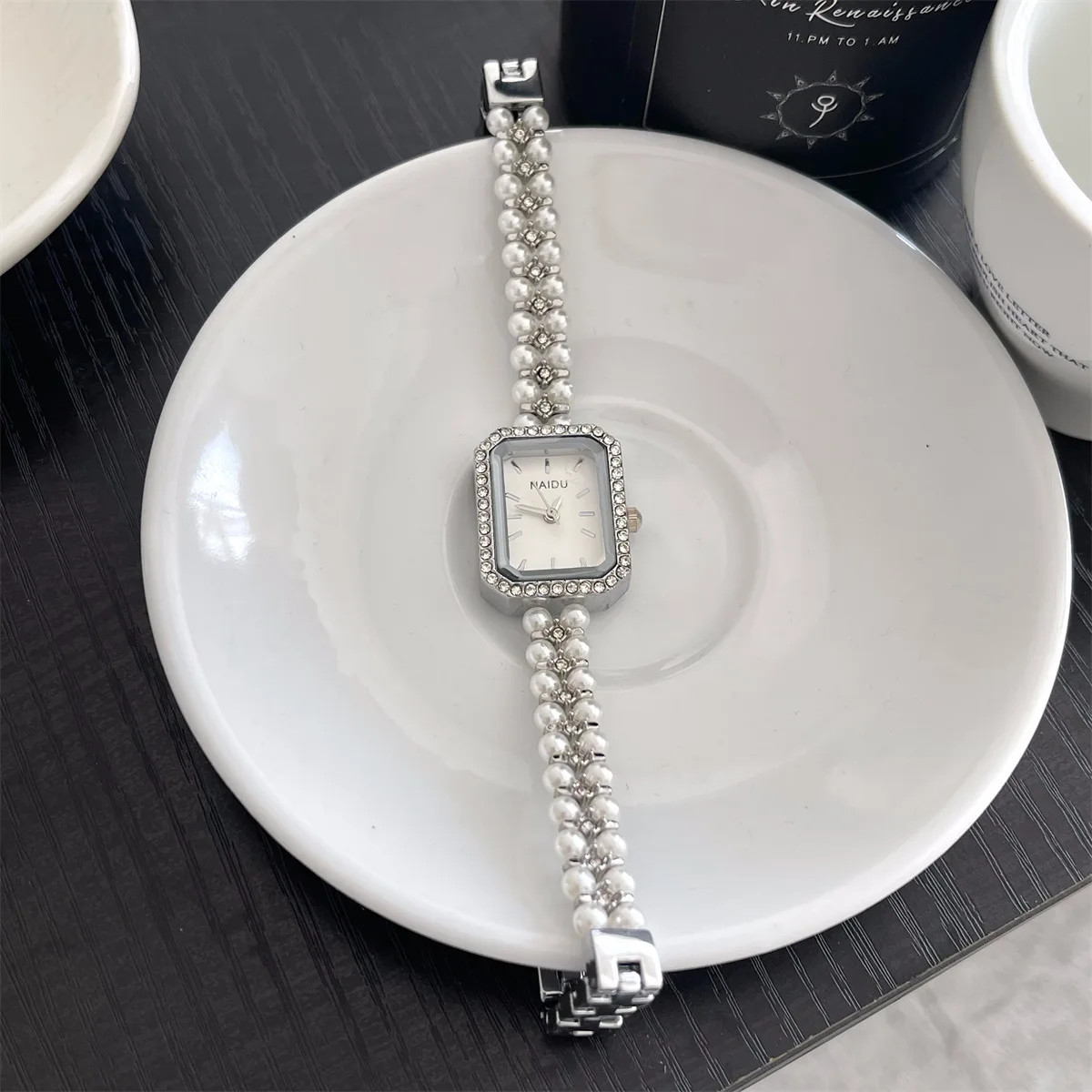 Pearl Strap Ladies Watch – 2.2×2.5cm (0.9×1in) Quartz, Luxury Gift